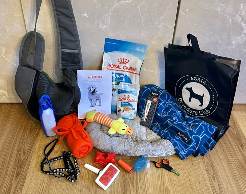 Kit med lite olika saker som valpen får med sig hem